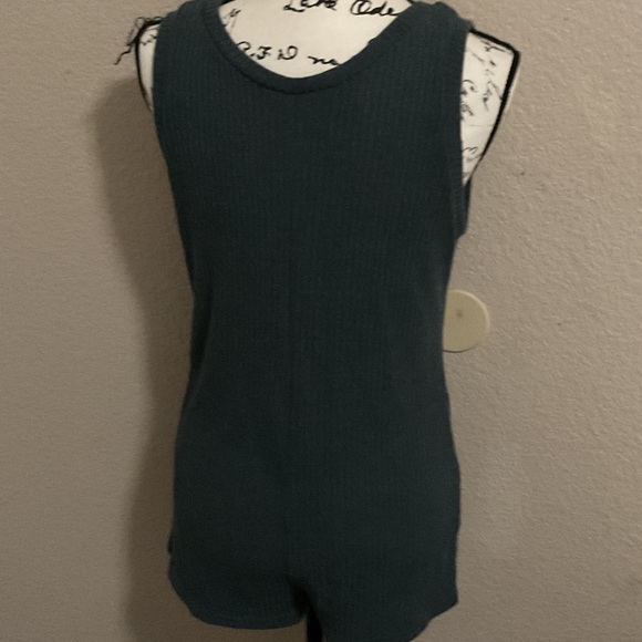 Dark Green Sleeveless V-Neck Romper - Picture 3 of 4